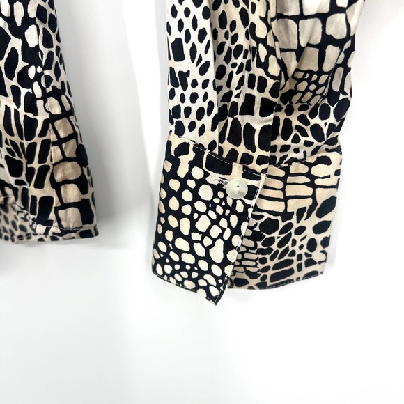 Talbots SILK Womens Size 4 Petite Stretch Button Animal Print Blouse Shirt Top - Picture 3 of 8